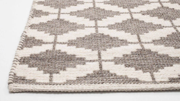Peak Accent Rug - 24" x 32"